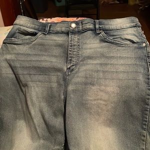 Venus skinny jeans medium wash size 20W